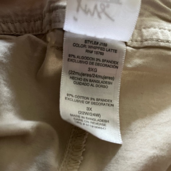 Plus Size Capri Pants - Picture 7 of 7